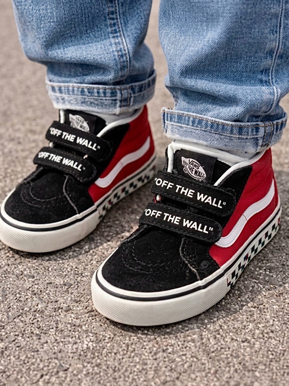 Vans Kids Sk8-Mid Reissue V Old Skool 'Logo Pop' Sneakers Black/Red Sk8 Hi Sz3